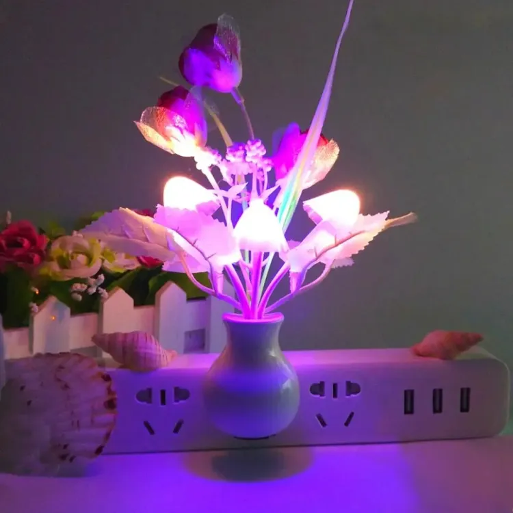 (1 Pcs) Romantic Auto Colour Changing Mushroom light